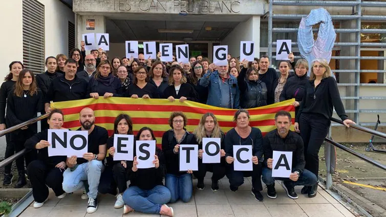 El independentismo balear apela a la «dignidad» del profesor para boicotear el plan del castellano del PP