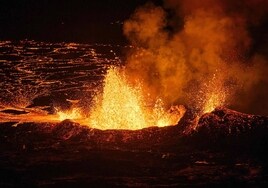 Un mar de llamas emerge de la tierra: las imágenes de la erupción del volcán de Islandia
