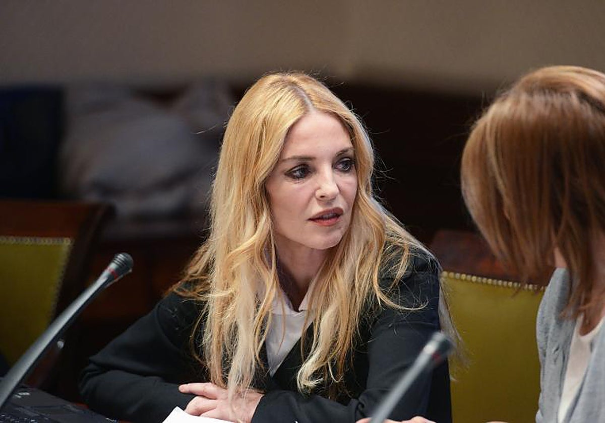 Ángeles Carmona en una intervención pública