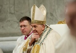 Papa Francisco: «Quien hiere a una mujer está profanando a Dios»