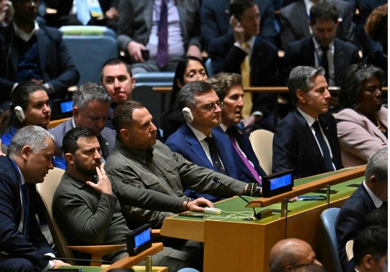 Zelenski, el pasado otoño, en la apertura de la Asamblea General de la ONU, un órgano «masculinizado», denuncia el informe