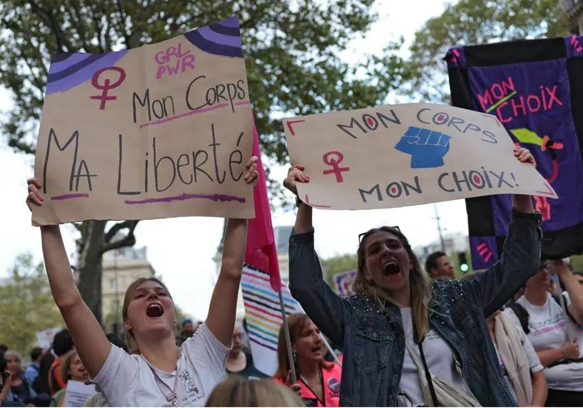 Imagen de una manifestación por el derecho al aborto en París