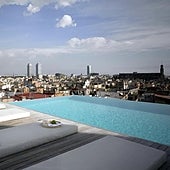 Llenar las piscinas con agua de mar, el nuevo negocio para sortear las restricciones por sequía