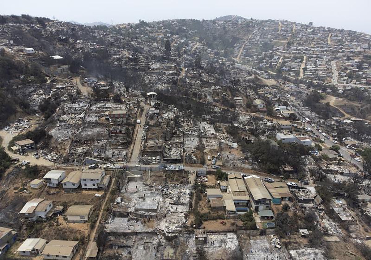Sector de Achupallas, afectado por incendios forestales de Viña del Mar, Región de Valparaiso (Chile)