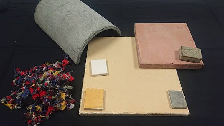 Muestras de material para la construcción fabricadas con residuos textiles por el grupo de investigación TECTEX de la UPC en Terrassa