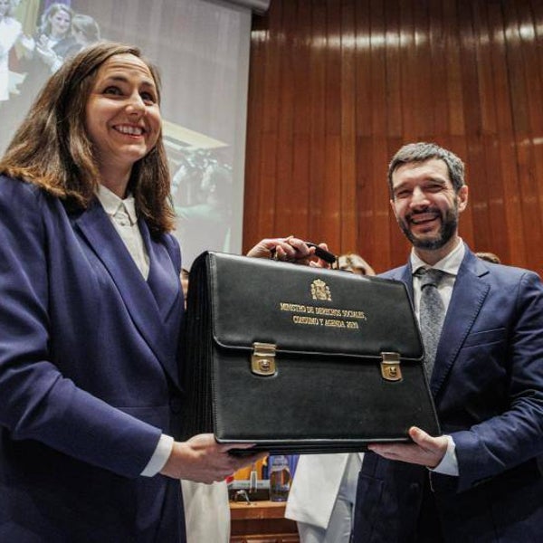 Beneficios para las parejas de hecho, 100 euros por hijo recién nacido y otros permisos de la ley de Familias
