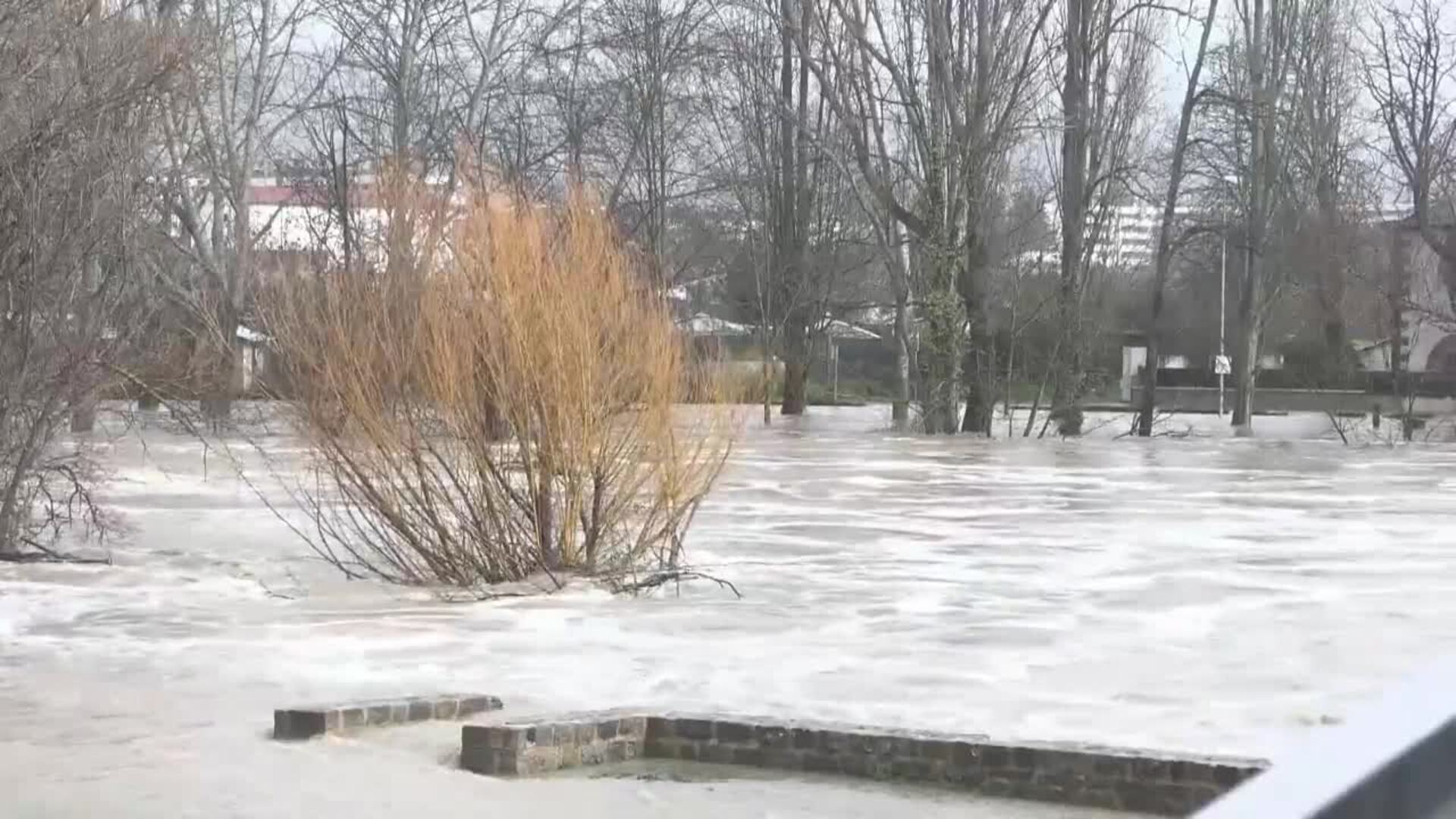 Remite el temporal que ha dejado inundaciones y vías cortadas por nieve y lluvias