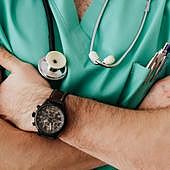 Lo que cobran los médicos residentes MIR por comunidad autónoma