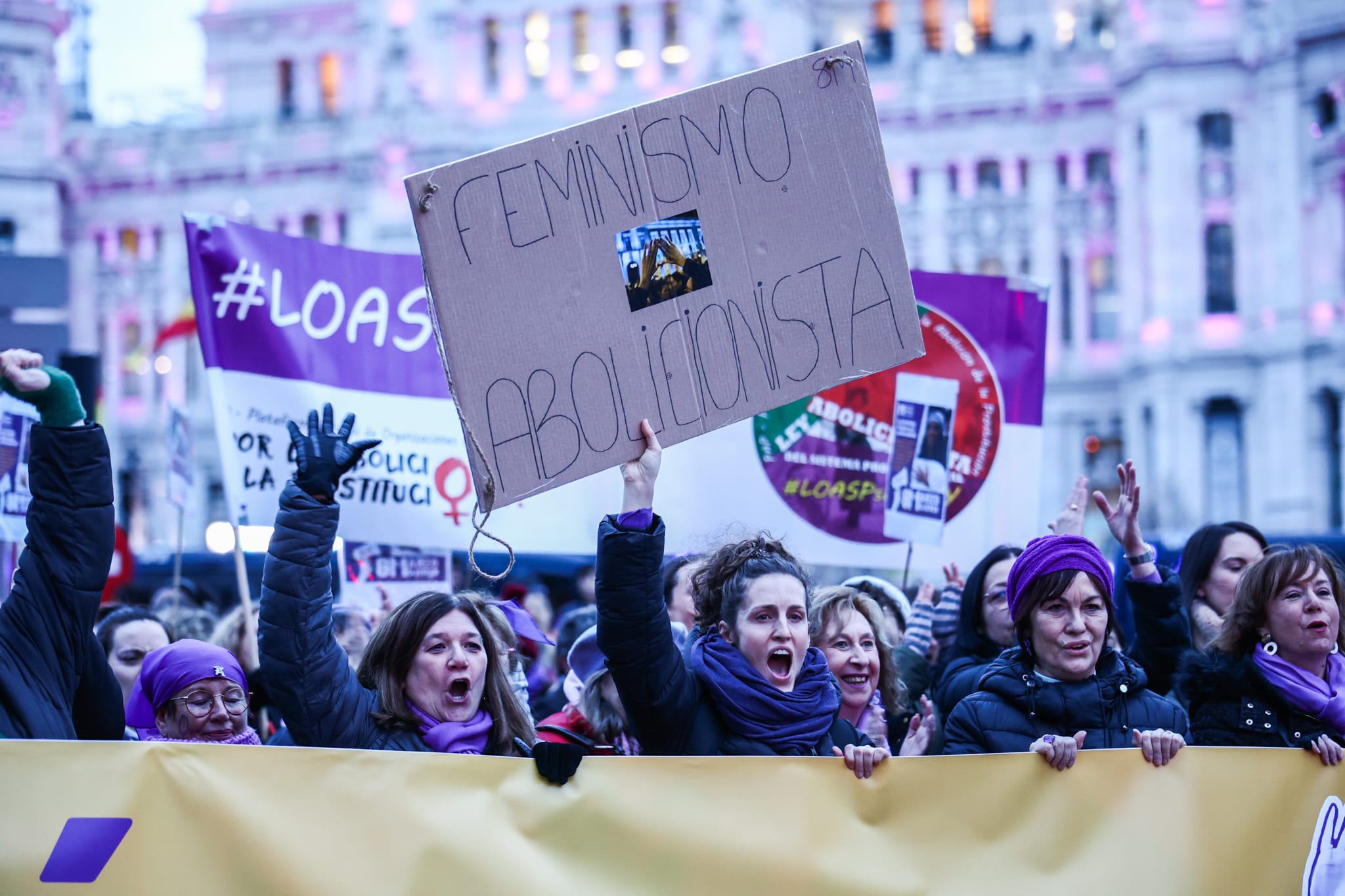 Manifestación feminista abolicionista en Cibeles, Madrid