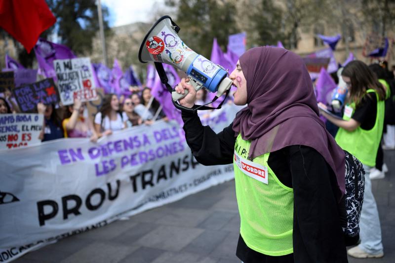 Mujeres se manifiesta en Barcelona con motivo del 8M