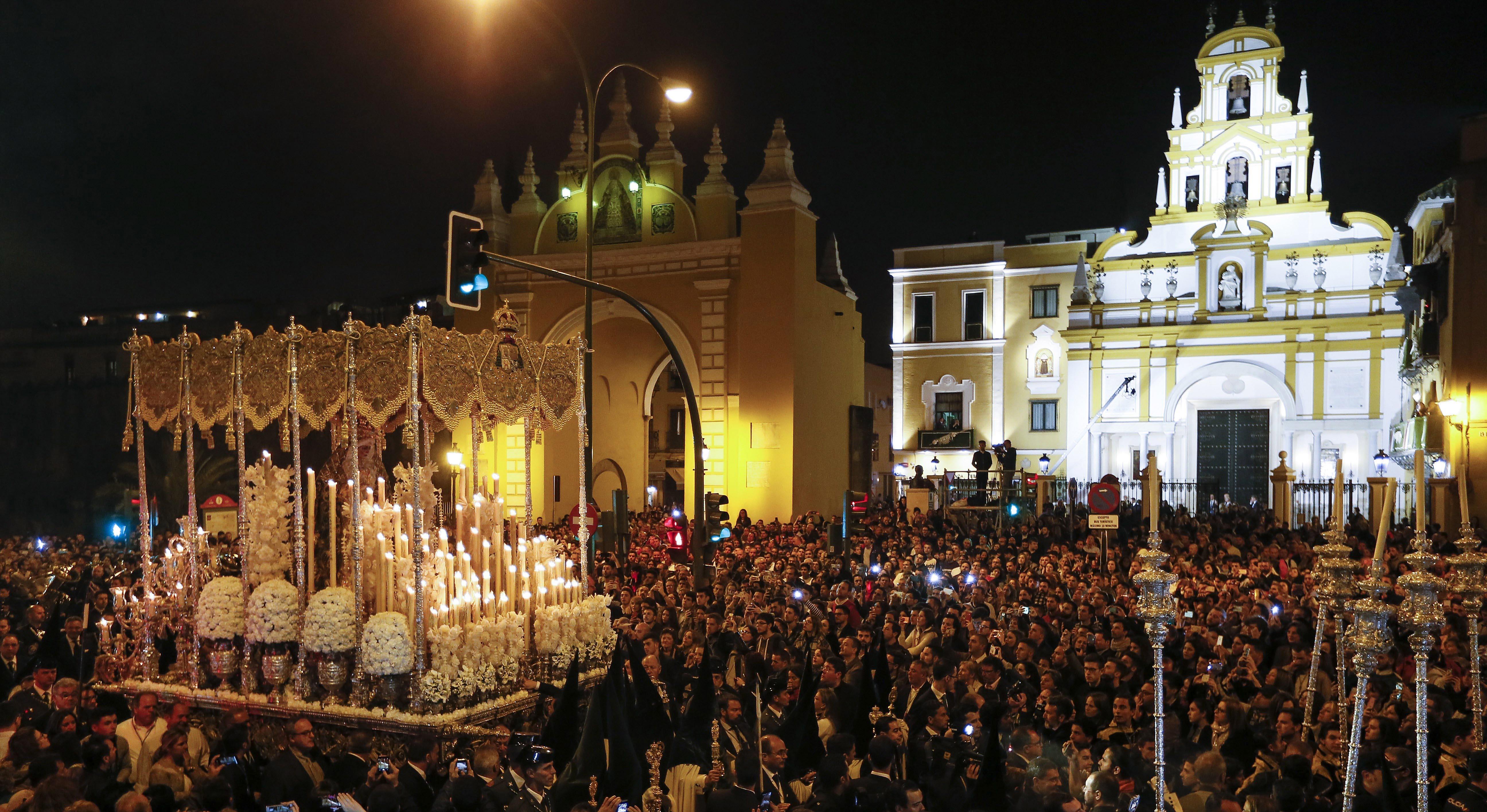 ¿Cuáles son las procesiones de Semana Santa con más nazarenos de España?