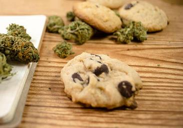 Sanidad avisa del peligro de consumir estas galletas y gominolas por presencia de un compuesto del cannabis