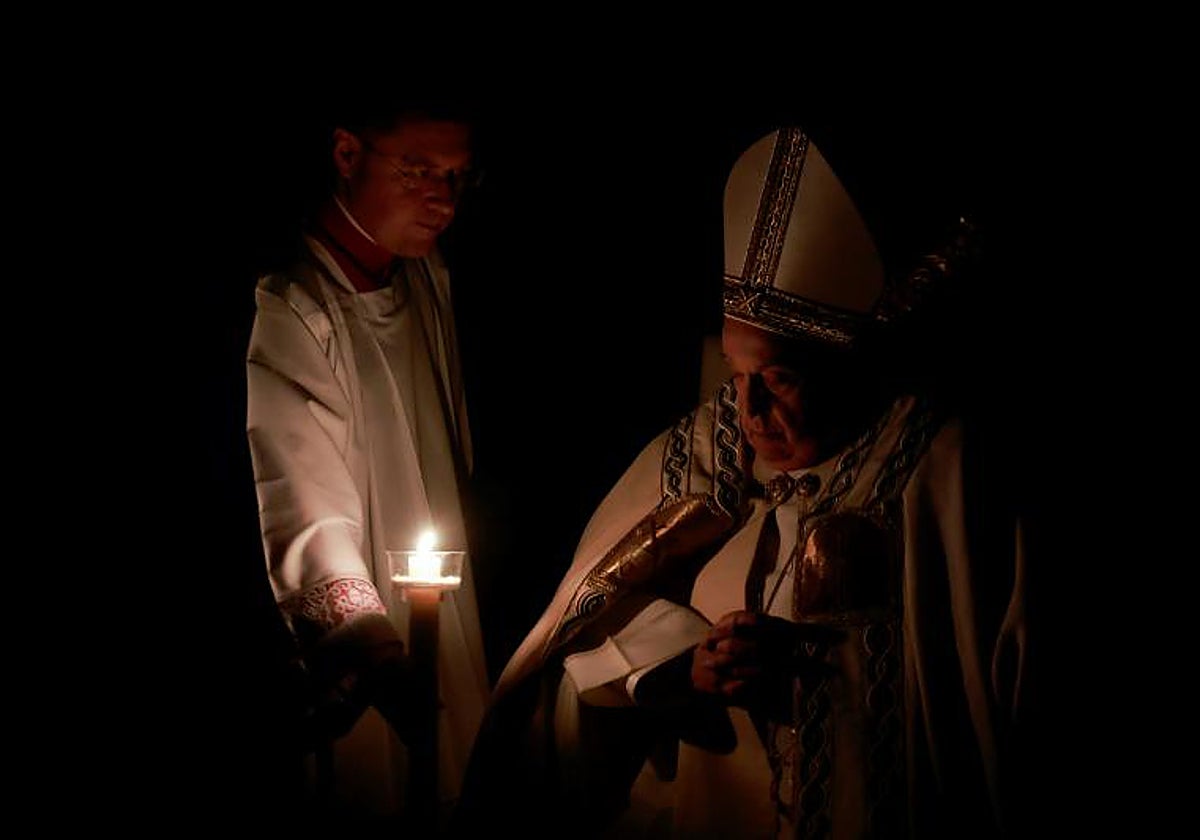 El Papa Francisco, durante la Vigilia Pascual