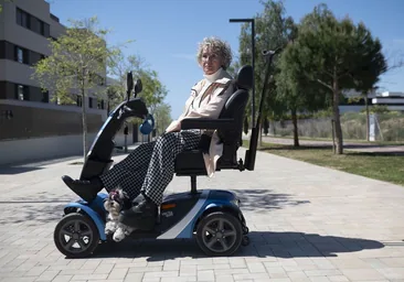 En silla de ruedas de por vida por una prótesis de cadera defectuosa: «Estoy muerto en vida»