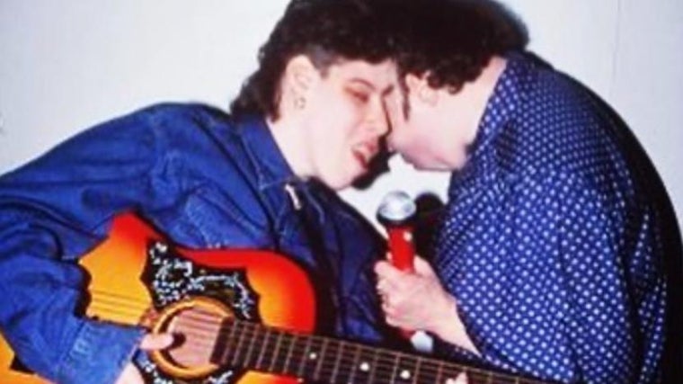 George fue cantante de Country y Lori trabajó en un hospital y jugaba a los bolos