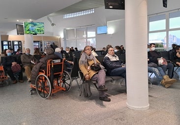 Los trucos de las comunidades para «maquillar» los datos de sus listas de espera