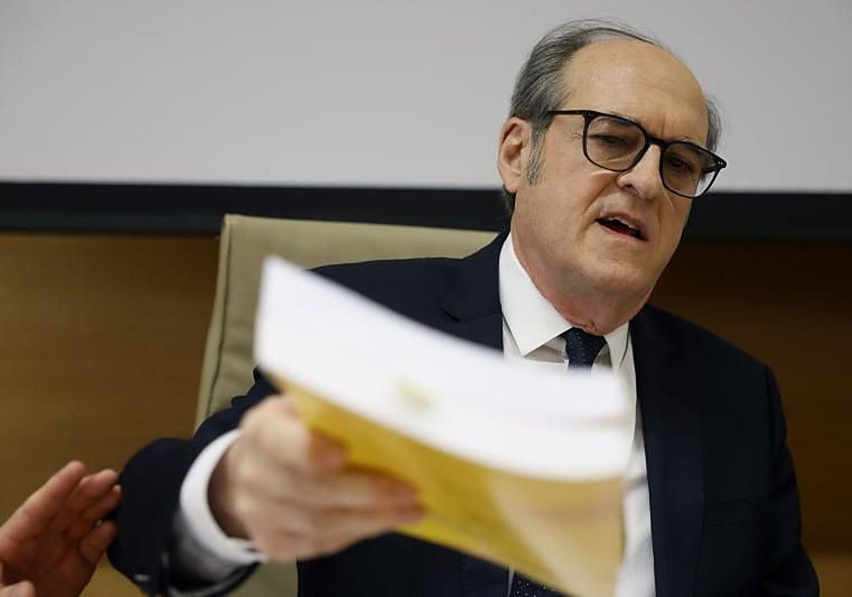 El Defensor del Pueblo, Ángel Gabilondo, durante su comparecencia de este viernes