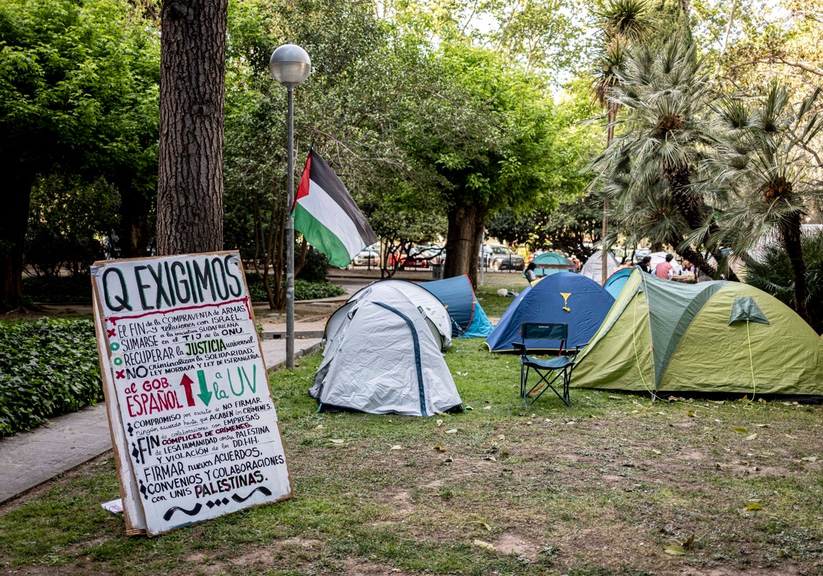 Acampada propalestina en la Universidad de Valencia