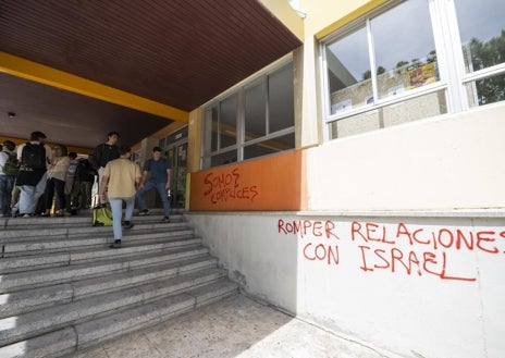 Imagen secundaria 1 - La Universidad Autónoma de Madrid se ha llenado estos días de pintadas y carteles a favor de Palestina y contra Israel