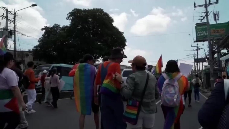 Comunidad trans denuncia ataques y discurso de odio en El Salvador en Día contra Homofobia