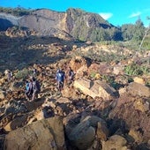Al menos 300 personas enterradas por una avalancha de tierra en Papúa Nueva Guinea