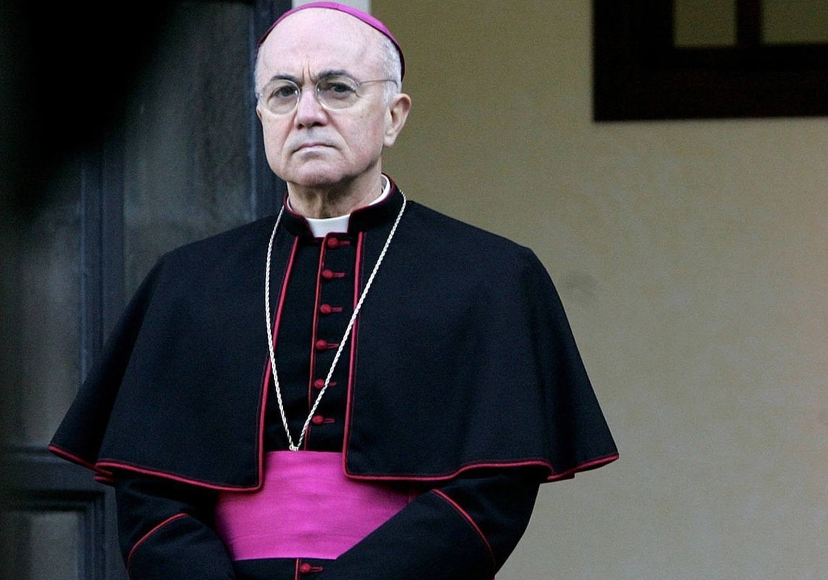 El arzobispo excomulgado Carlo Maria Viganò.