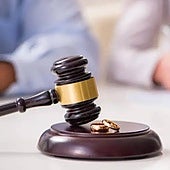 La custodia compartida supera por primera vez los casos donde se le otorgó solo a la madre