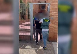 Detenidos dos hombres por colocar cámaras en un hotel de Lugo y en el baño de una farmacia en Zaragoza