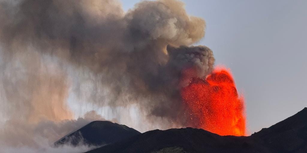 Flights in Catania had to be suspended due to lava fountains and ash clouds