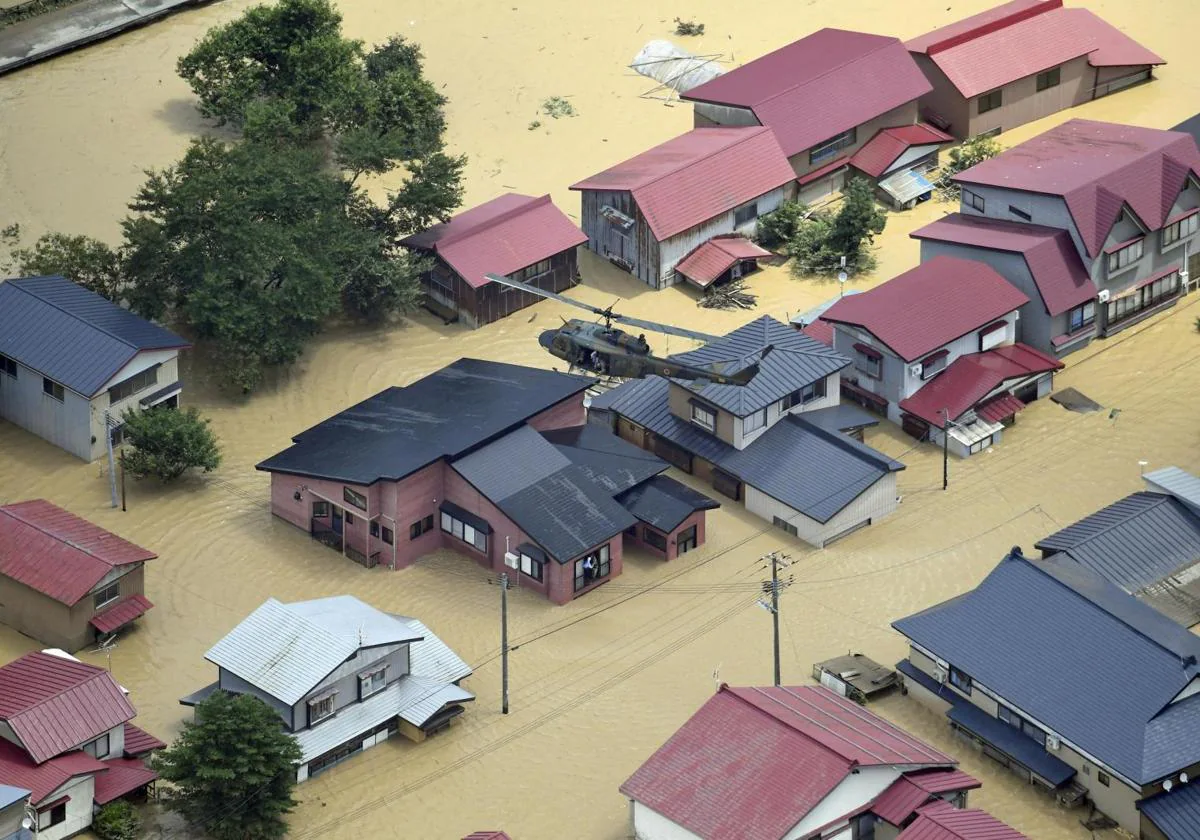 Miles de personas evacuadas por las intensas lluvias que azotan el norte de  Japón