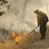 El fuego sin control cerca Grecia y obliga a evacuar ciudades enteras en California y Canadá