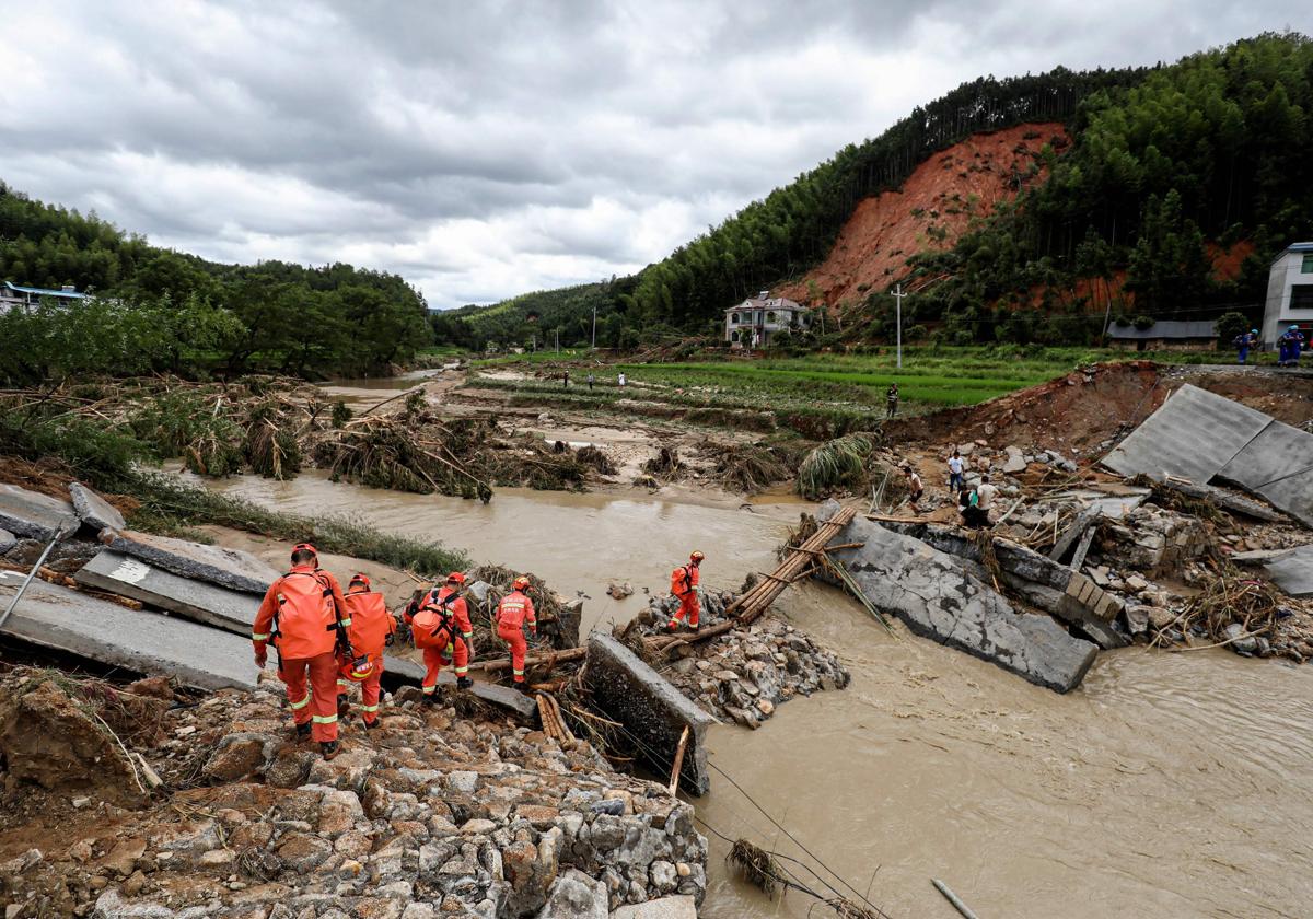 Destrozos tras las inundaciones en China.