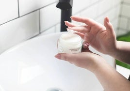 Sanidad ordena retirar del mercado este cosmético por presentar un riesgo grave para la salud