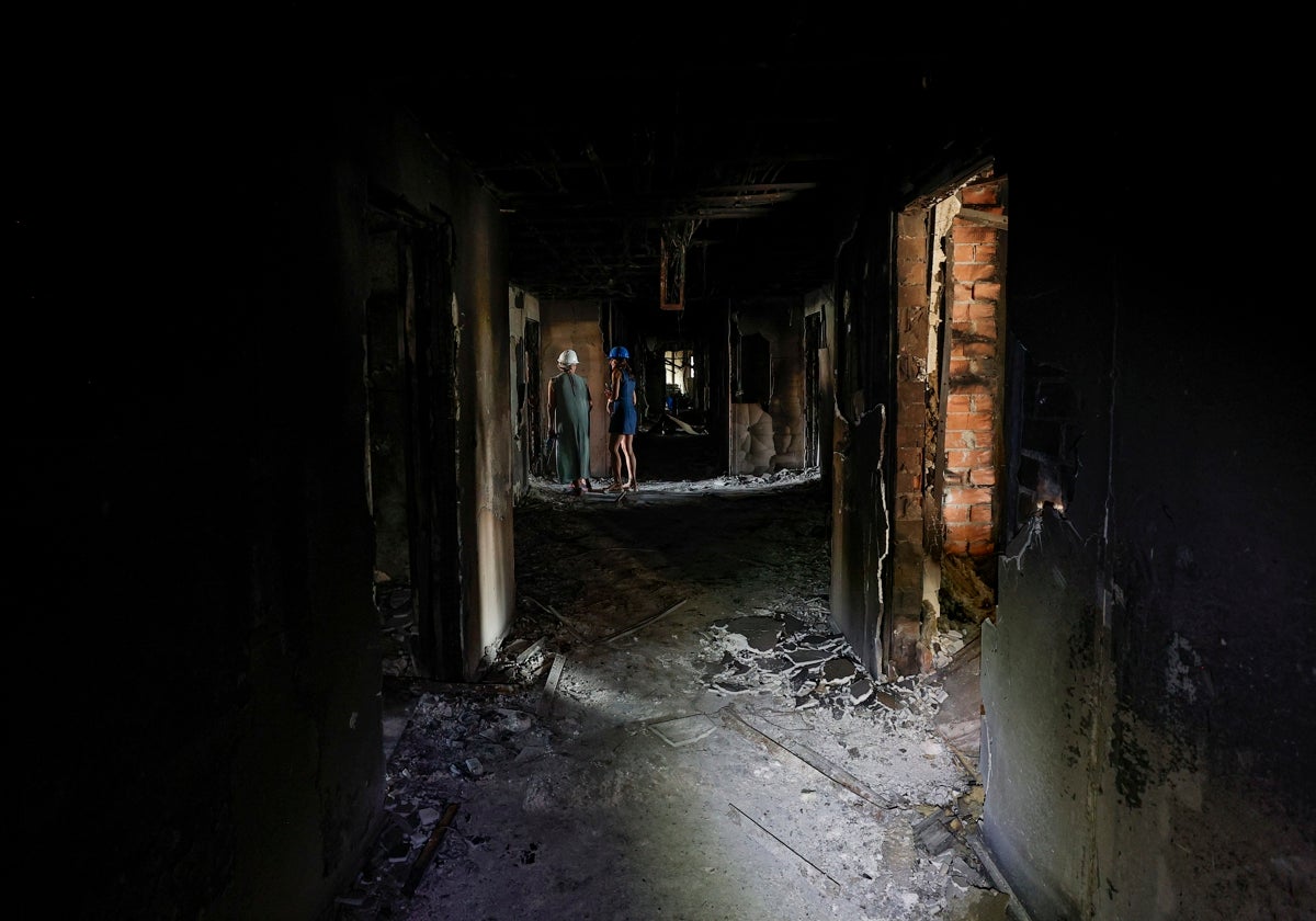 Interior del edificio siniestrado en el barrio de Campanar en Valencia