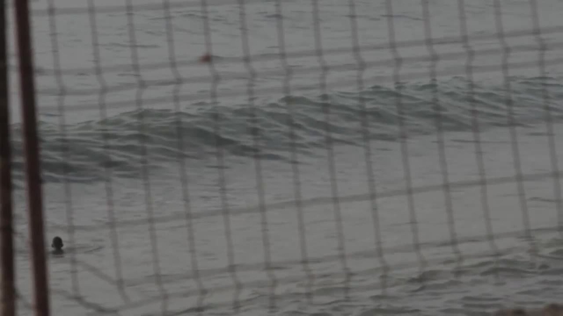 Goteo de llegadas a nado a Ceuta