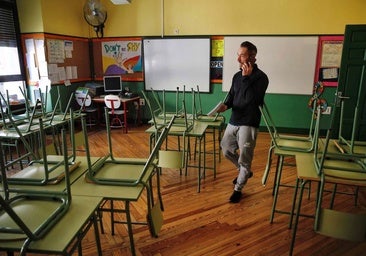 Baleares pide a los profesores que no hagan un «uso lúdico» de sus móviles en su jornada laboral