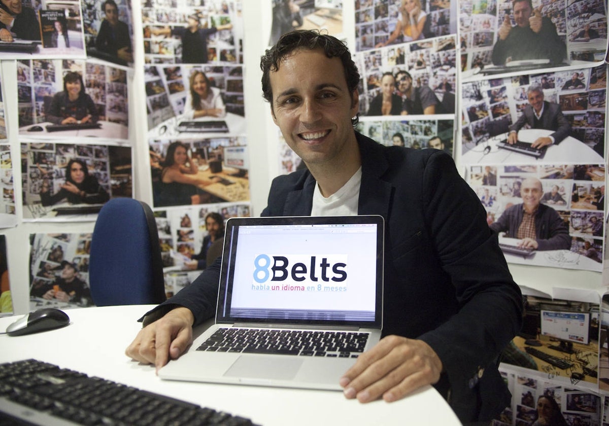 Anxo Pérez es el fundador de la academia de idiomas 8Belts, promocionada por celebridades como Carlos Baute, Pablo Motos o David Bisbal