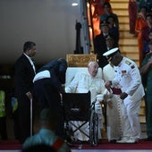 Miles de personas salen a las calles de Papúa Nueva Guinea para dar la bienvenida al Papa