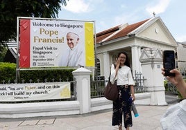 El Papa aterriza en Singapur, desde donde espera tender una mano a China