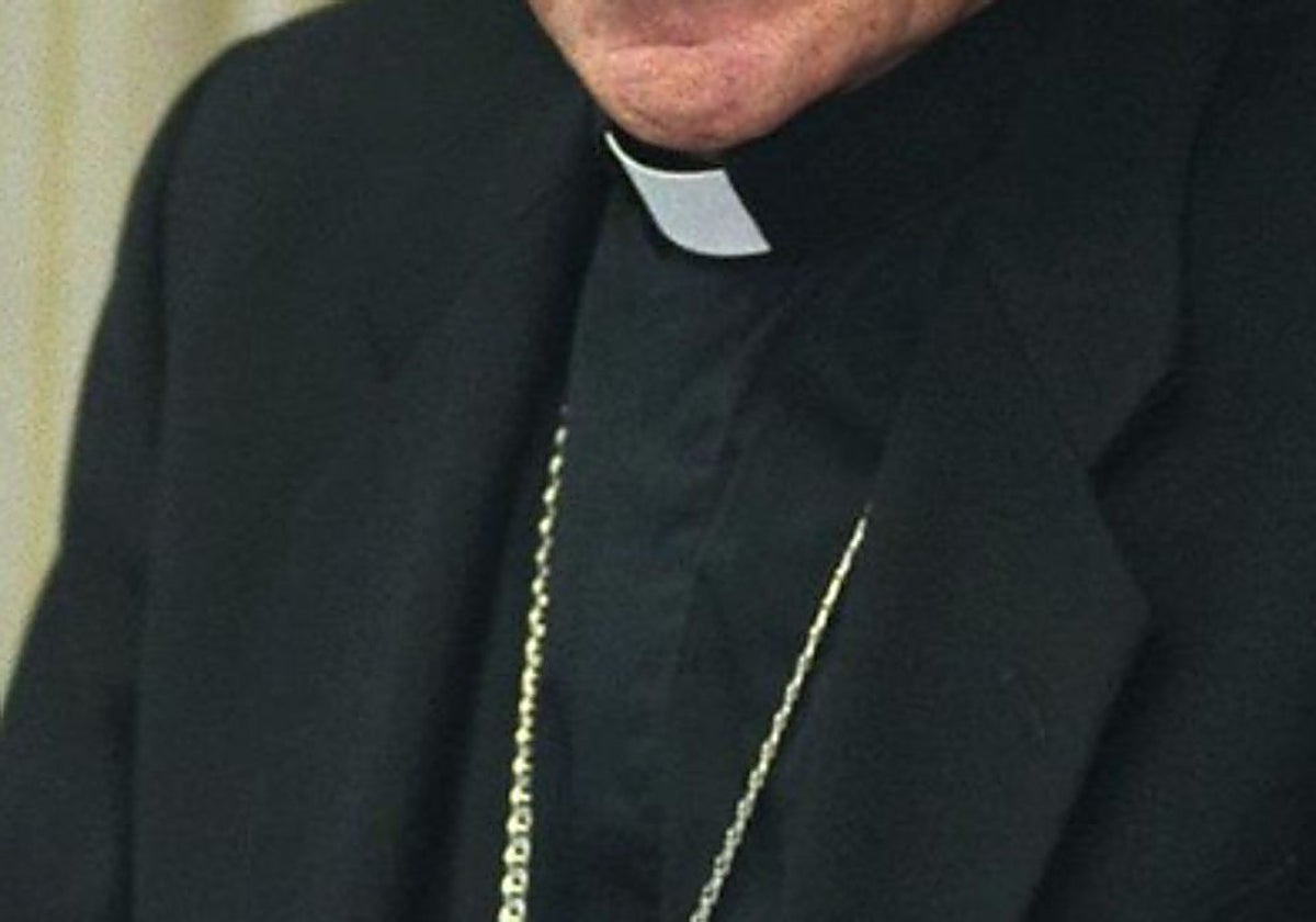 Imagen de archivo de un sacerdote