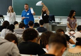 Los estudiantes de Bachiller se echan a la calle en Murcia y reclaman modelos de examen para Selectividad