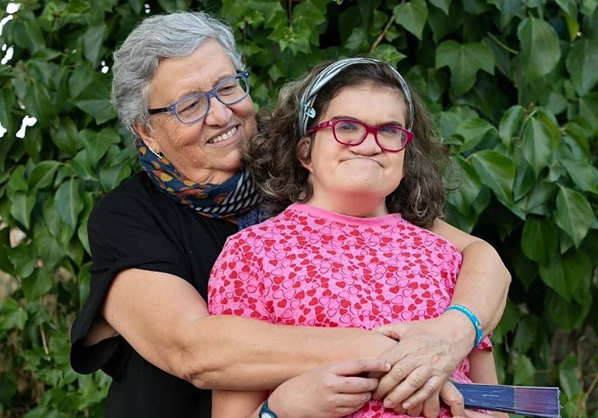 Esther García, de 65 años, y su hija Lucía González, de 33, en Toledo, donde residen