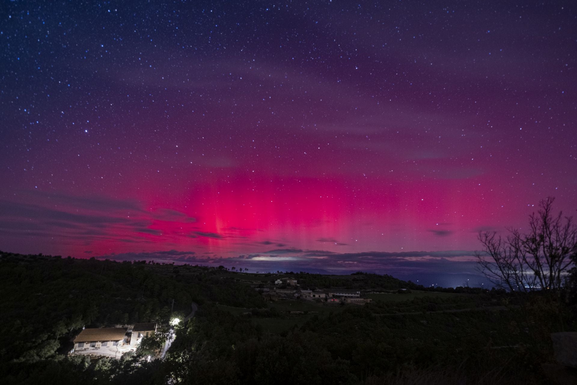 Una aurora boreal desde el observatorio astronómico de Castelltallat