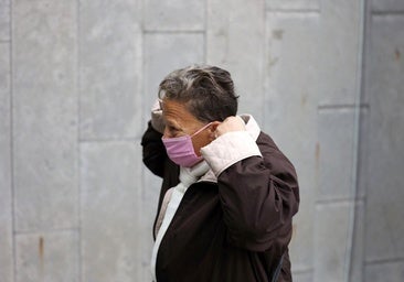 Sanidad contempla la vuelta de la mascarilla en centros sanitarios ante la llegada de la gripe