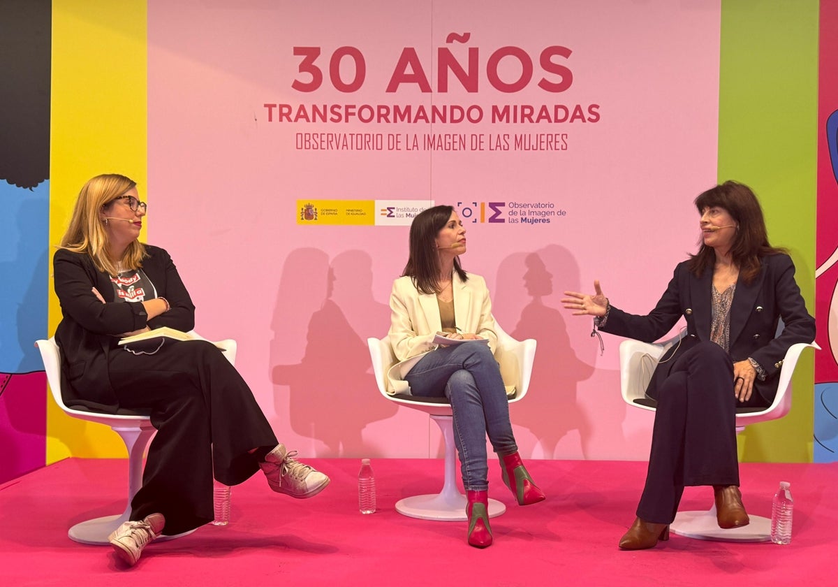 La ministra Redondo interviene, con la nueva directora del Instituto de las Mujeres (a la izquierda de la imagen), en el acto conmemorativo del 30 aniversario del Observatorio de la Imagen de las Mujeres
