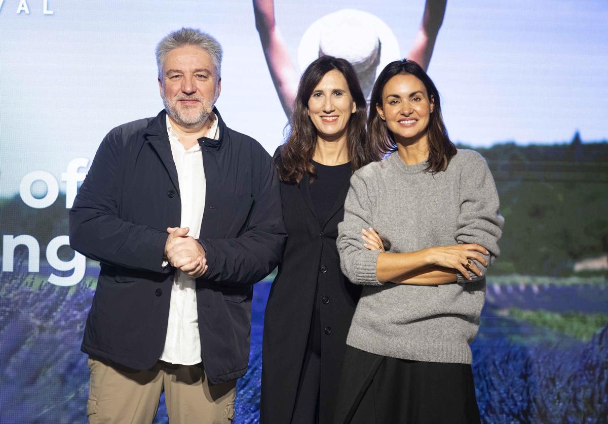 Álex Rovira, experto en procesos de transformación en las organizaciones; María Fernández-Miranda, directora de WeLife, y Ana Ibáñez, experta en Neurociencia