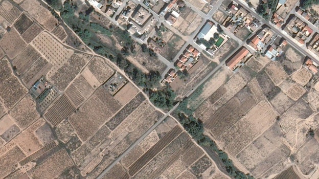 Imagen antes - Puente de la Calle del Pontón cruzando el Río Magro, al sur de la localidad de San Antonio, próxima a Requena, después de las inundaciones. El tablero del puente ha desaparecido por completo y la vía de comunicación ha quedado inutilizada.