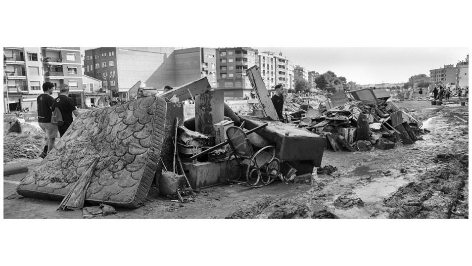 Calles destruidas por el paso de la DANA en Paiporta.