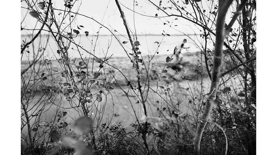 Buscando a Florin y Axinia por los arrozales: «Mis padres me llamaron para decirme que se los llevaba el agua»