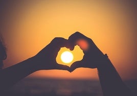 ¿Quieres fortalecer el vínculo con la persona que amas? Todo lo que debes saber sobre los amarres de amor caseros